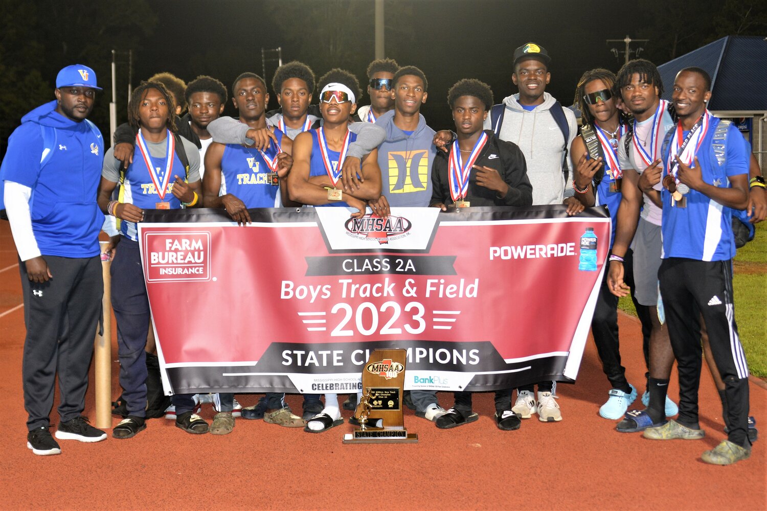 Velma Jackson wins track title